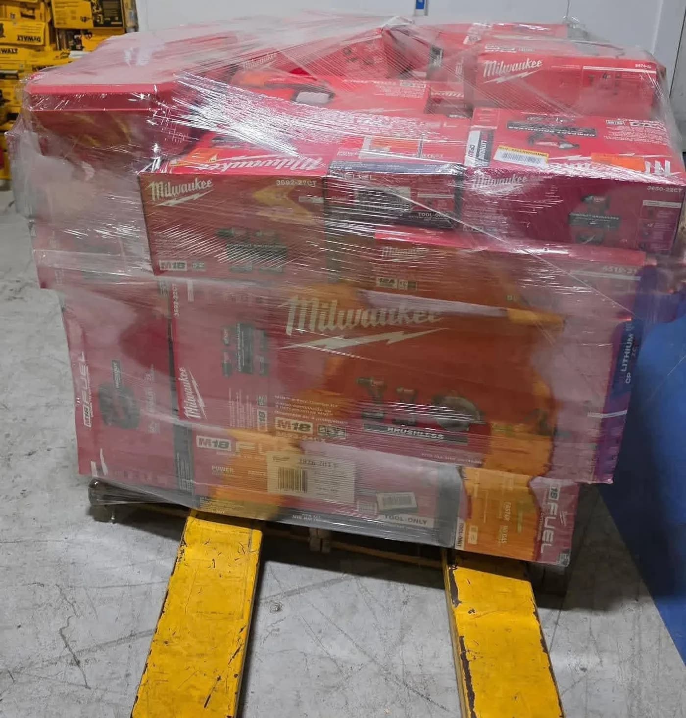 Milwaukee Tools Pallet, 100 Units (Medium Lot) — additional view 7