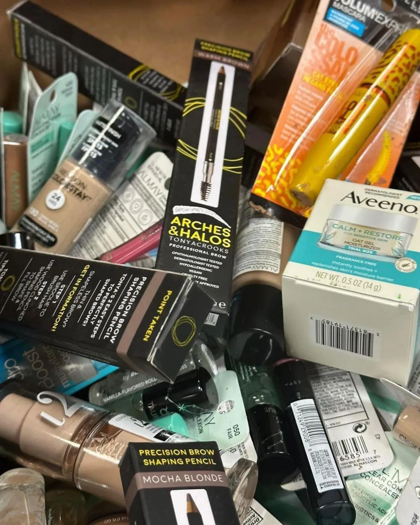 Mixed Cosmetics Pallet, 150 Units — additional view 3