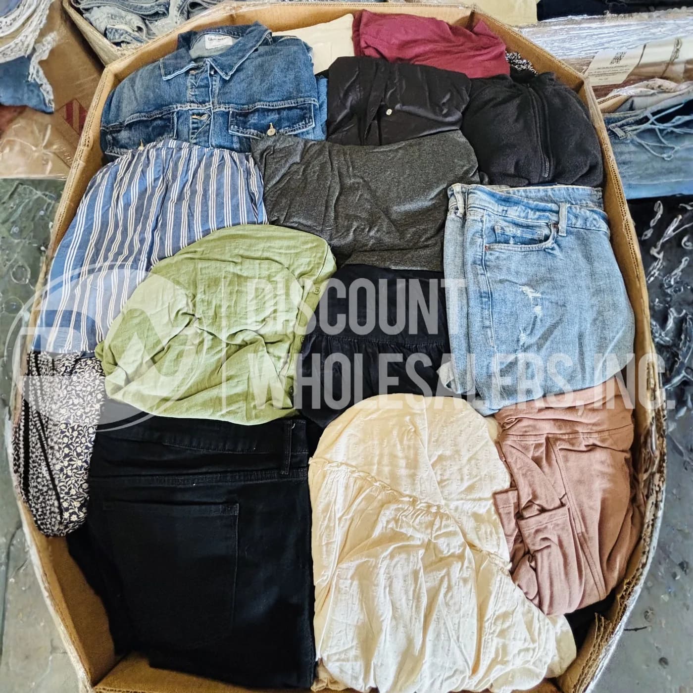 Recognized-Brand Plus-Size Womens Apparel Pallet, 300 Pcs — full lot photo