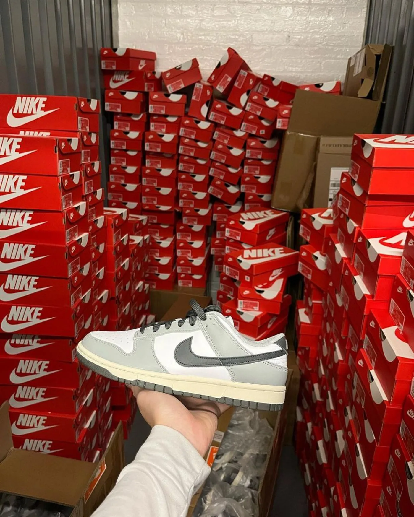 Authentic Nike Sneakers Pallet (125 Pairs) — additional view 3