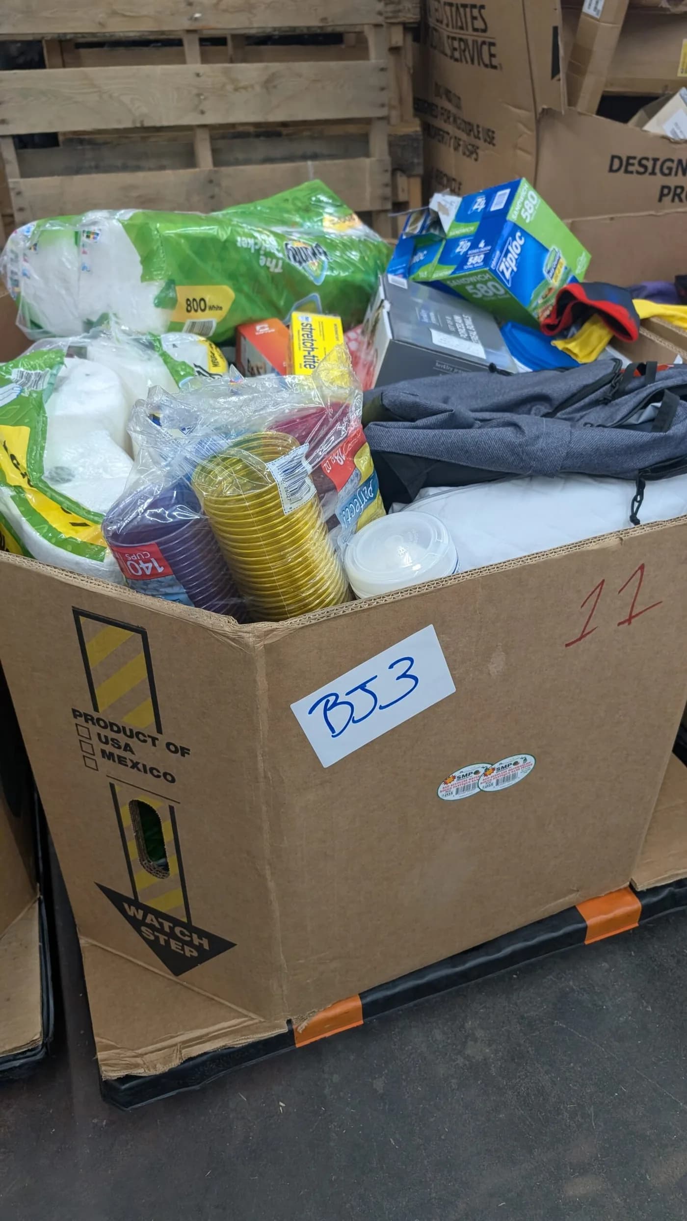 BJ's Household Pallet, Mid-Range — full lot photo