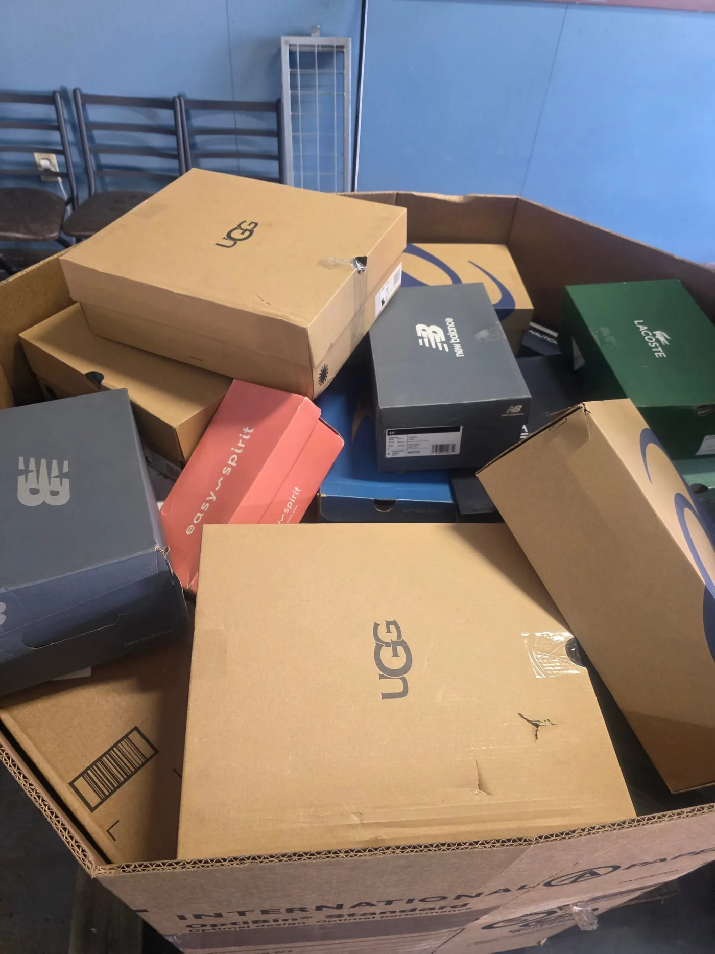 Mixed Shoes Pallet, 110 Pairs — full lot photo